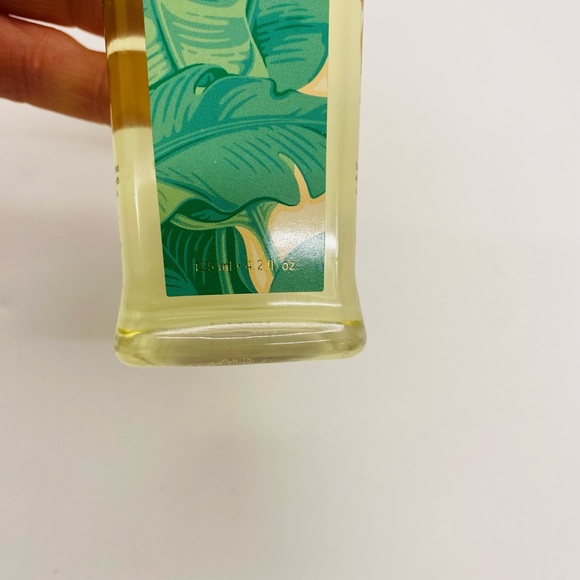 NWT Beverly Hills Hotel Shampoo Fresh scent Size 4.2 oz/125 ml - Picture 2 of 3